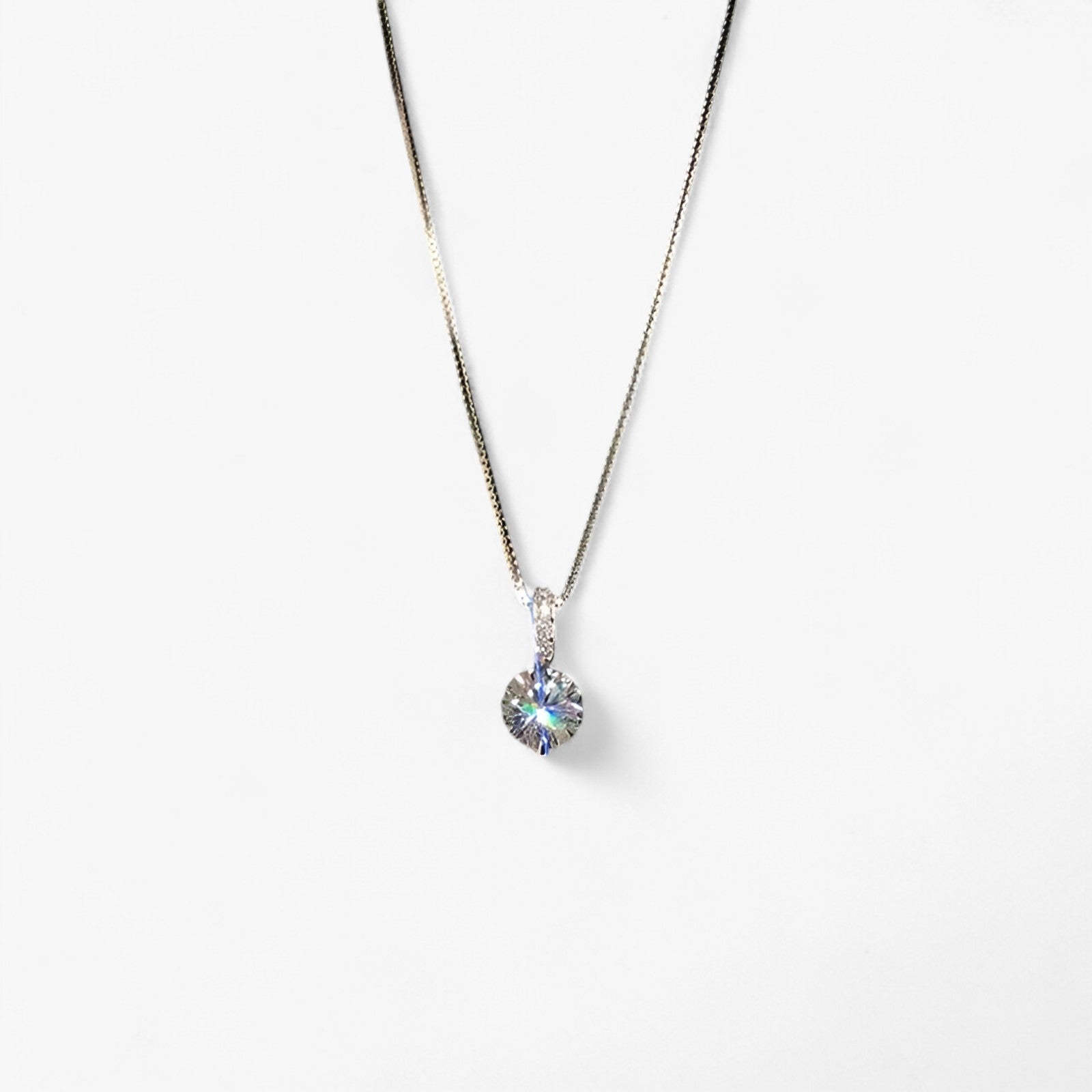 Necklace : Zilvergeplateerde Halsketting met Zircon - Elegante Minimalistische Charme in van Pantino