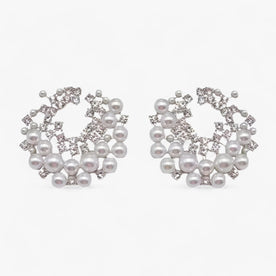 earrings : Oorbellen Parelwit - Hazel Zilveren met Parels en Zirkonia in Retro Luxe Stijl in Parelwit van Pantinoshop