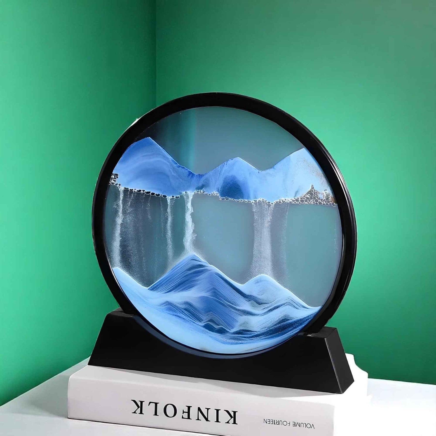 Art de sable : Decoratief 3D Bewegend Zand Schilderij van Glas – Ontspannend Landschap voor Kantoor/Thuis in Blauw van Pantino