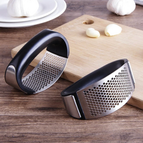 gadgets : Knoflookpers RVS - Gebogen Ergonomisch Keuken Gadget - RVS in van Pantino