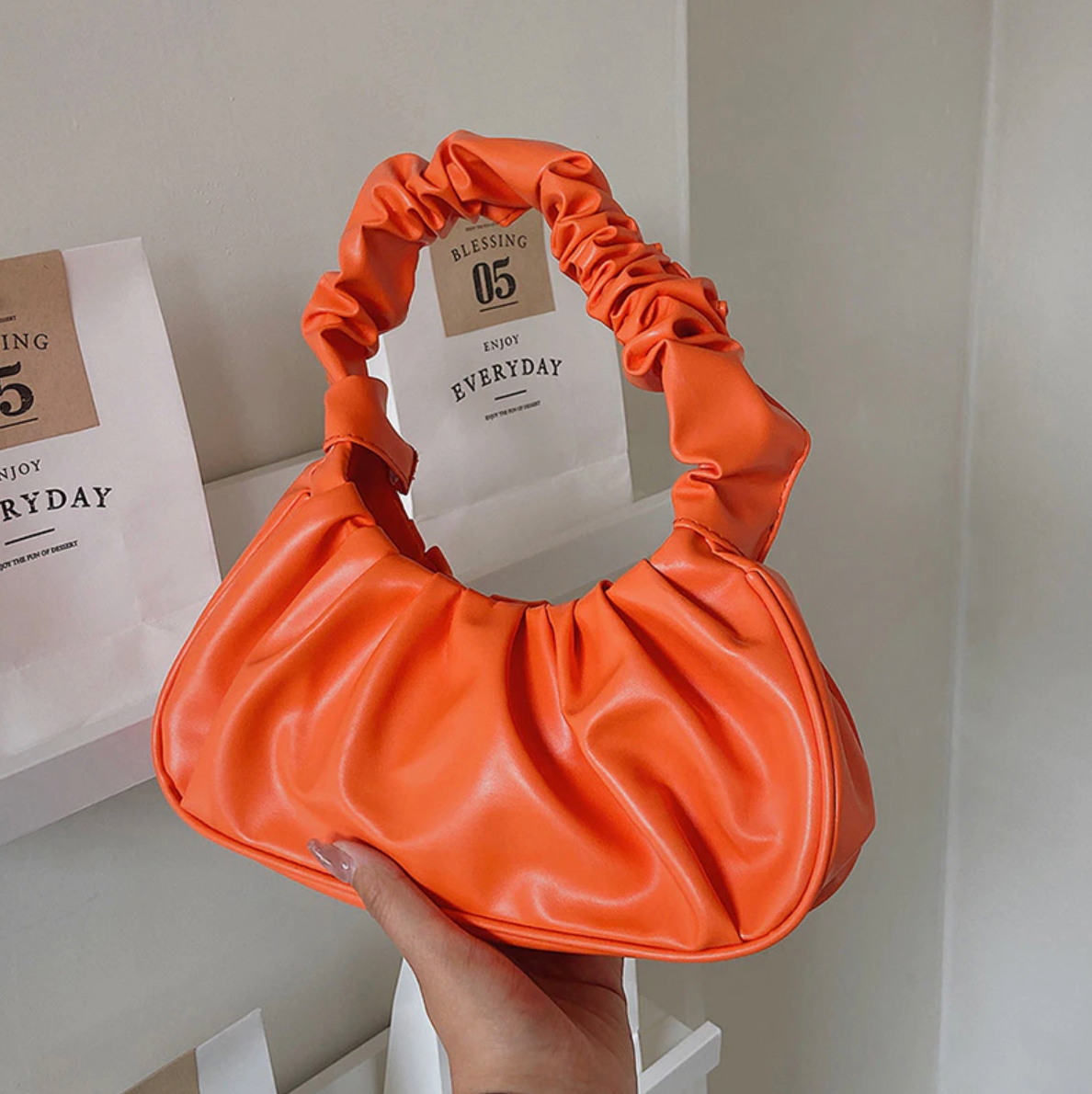 bags : Elegante Handtas Dames Zwart - Luxe Design Stijlvol - PU-Leer in Oranje van Pantino