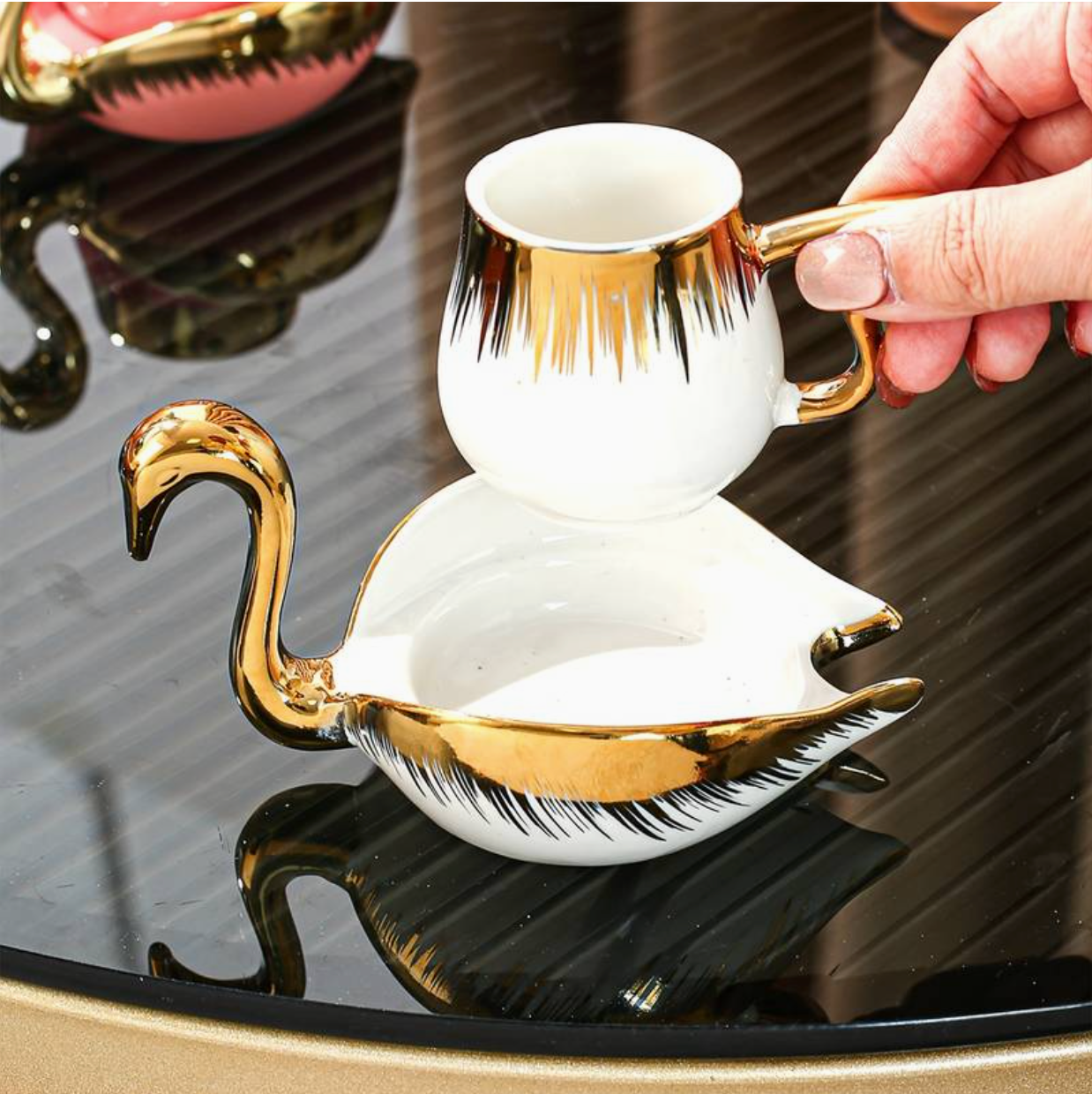 home & garden : Swan Luxia - Stijl die Imponeert - Wit in van Pantino