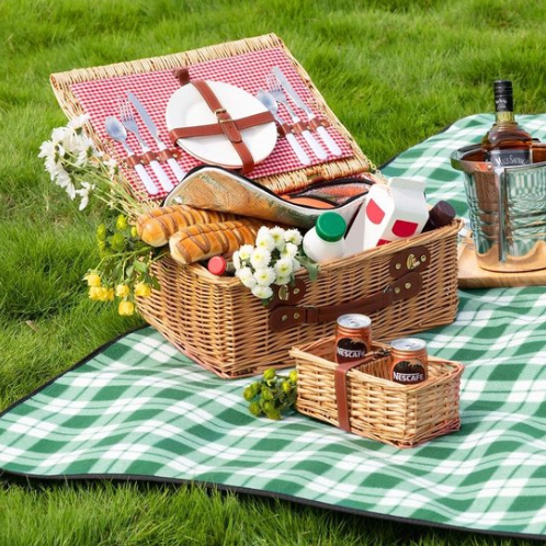outdoor equipment : Picnic Perfection: Jouw Ideale Kleed voor Elk Buitenavontuur - Geel in van Pantino