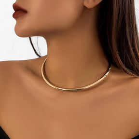 Choker Necklace : Gouden Choker Enkele - Elegante Stilmogelijkheid voor Elke Feestlook Dames Zilverkleurig - Zilverkleurig in van Pantino