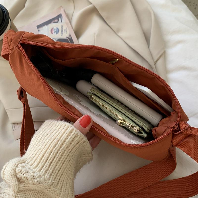 bags : Schoudertas Dames Beige - Trendy Herfst Nylon in van Pantino
