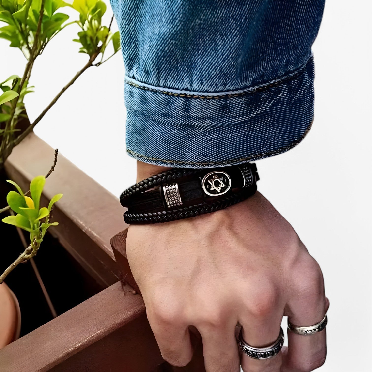 Bracelet : Stijlvol Meergaten Lederen Armband met Magneetsluiting - Zwart in van Pantino