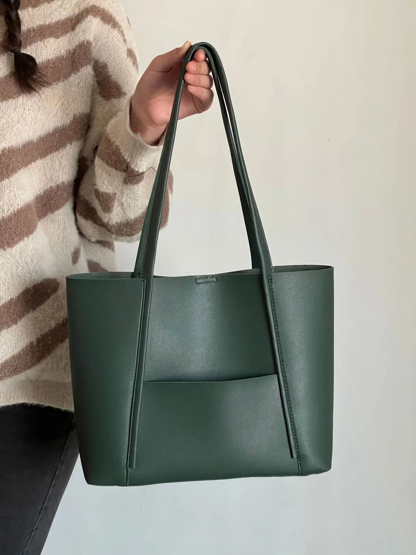 bags : Stella Top Handle Bag Black - Leer in van Pantino