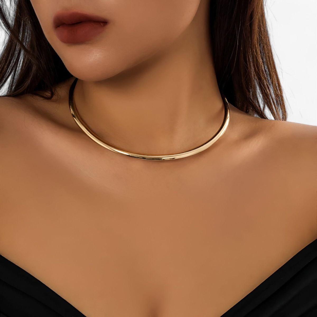 Choker Necklace : Gouden Choker Enkele - Elegante Stilmogelijkheid voor Elke Feestlook Dames Zilverkleurig - Zilverkleurig in goudkleurig van Pantino