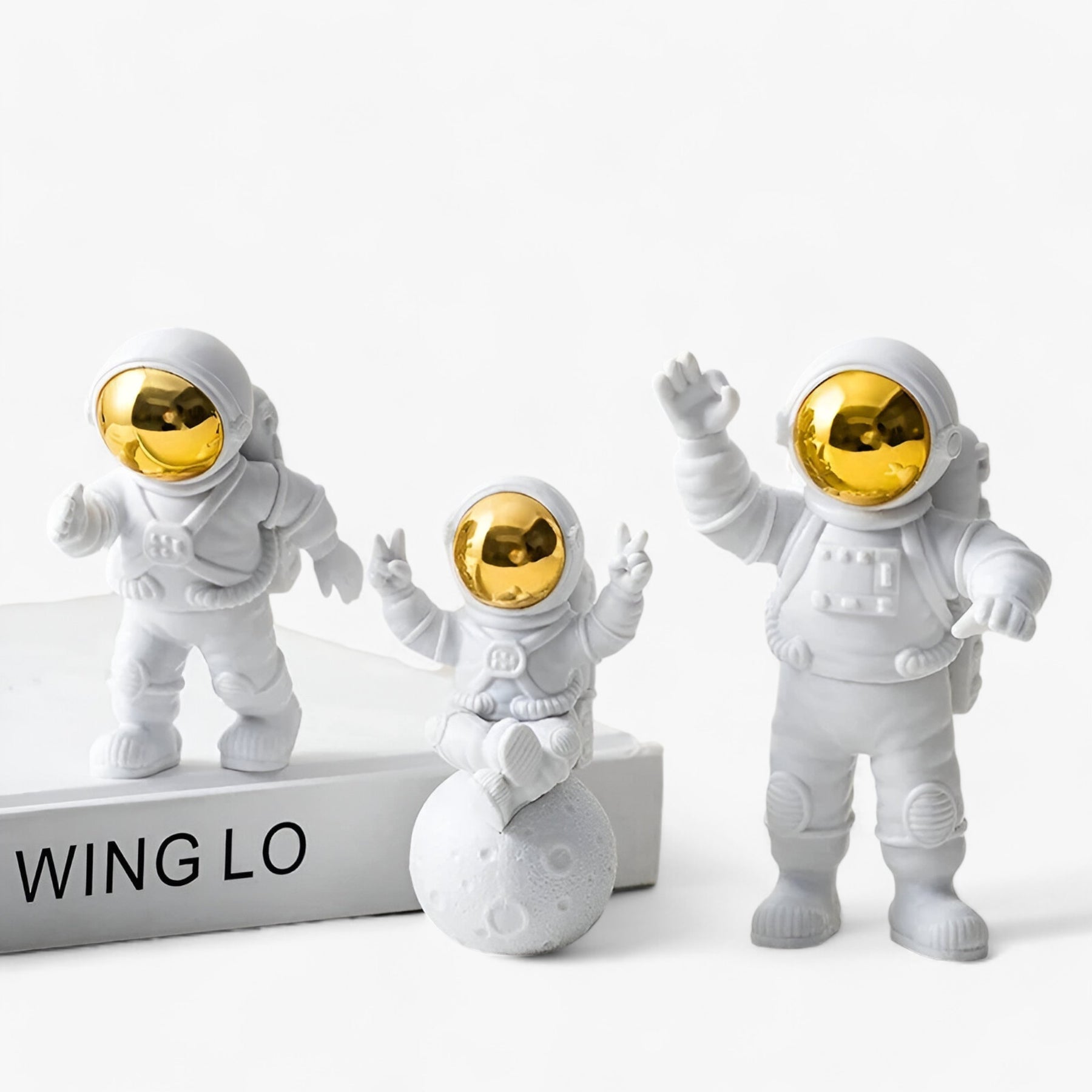 home & garden : Astronaut Ornament - Ruimtelijk Avontuur voor Je Huis - 3st Goud in 3st Goud van Pantino
