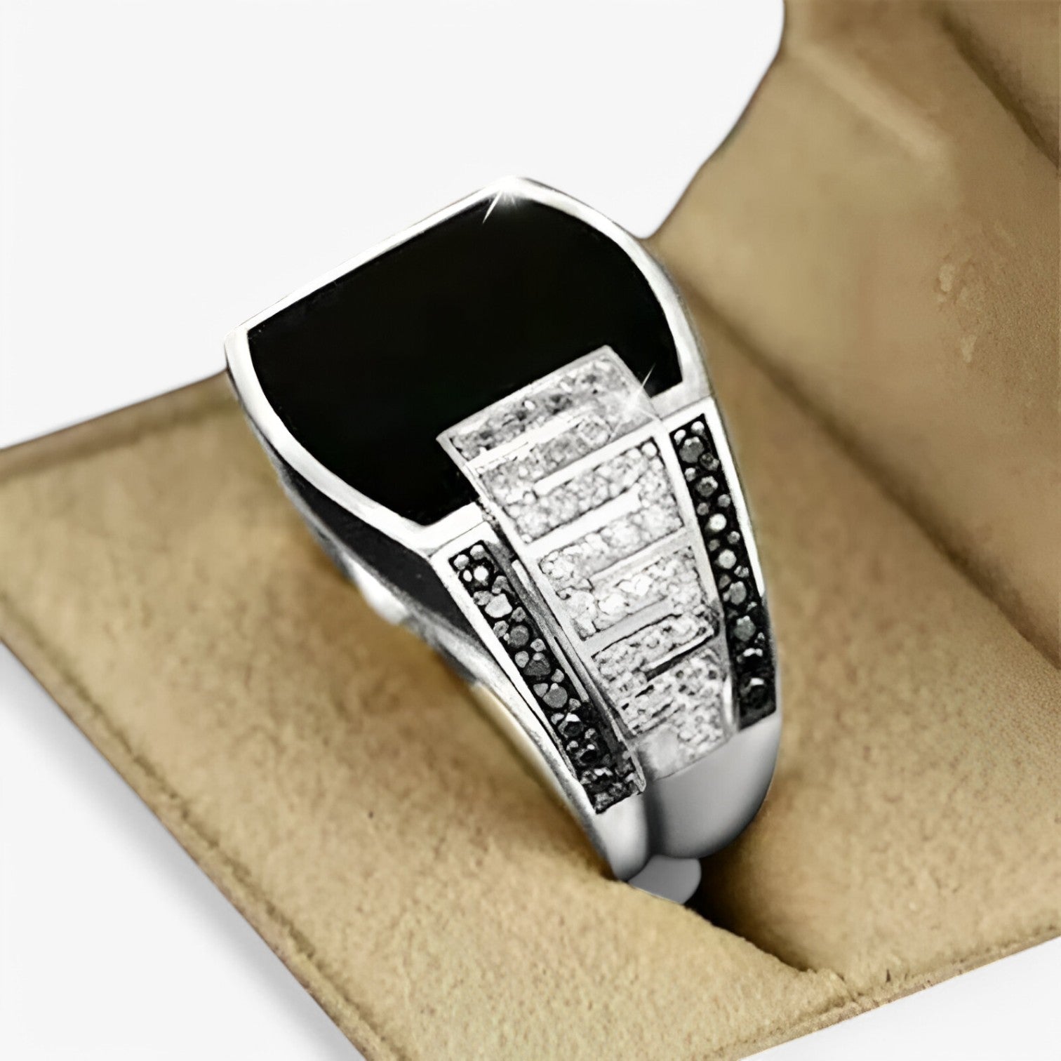 Ring : Ring Heren Goud - Elegante Herenring - Glanzend met Luxe Punkstijl in Argento van Pantino