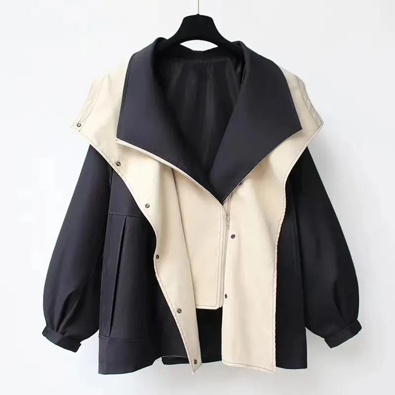 Coat : Mantel Paradiso Wit - Oversized Patchwork Capuchon in Oculare Zwart van Pantino
