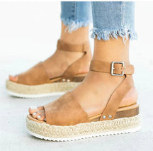Sandals : Minimalistische Slip-on Sandalen Dames - Stijlvolle Sandalen voor een Eenvoudige Elegantie in Bruin van Pantino