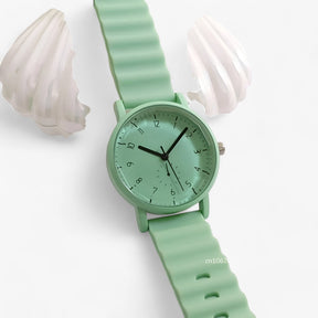 watches : Gelé Horloge Dames - Elegante Siliconenarmband Perfect voor Golf - Beige in van Pantino