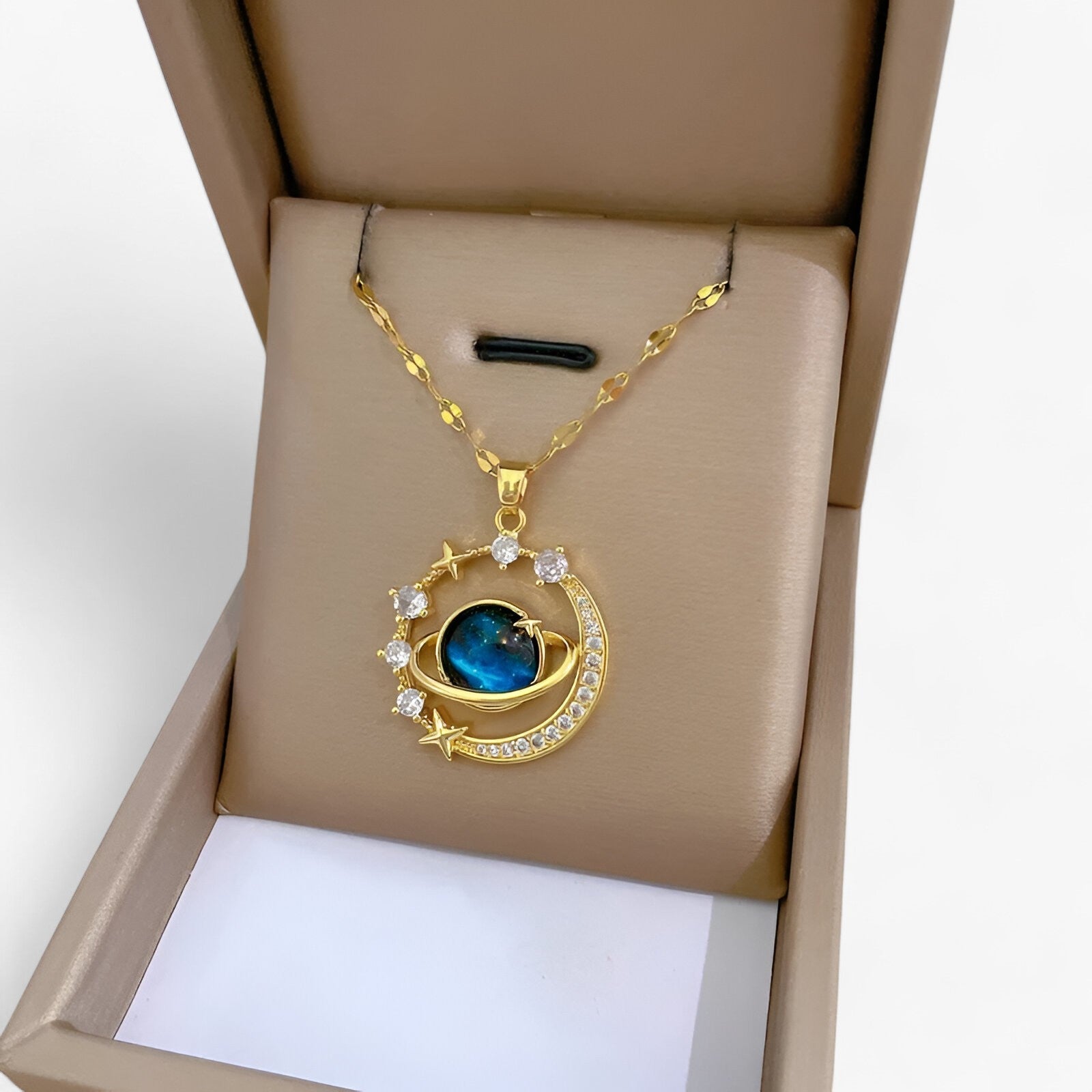 Necklace : Ketting Goud - Elegante Sterrenhemel - Tijdloze Veelzijdigheid in Goud van Pantino