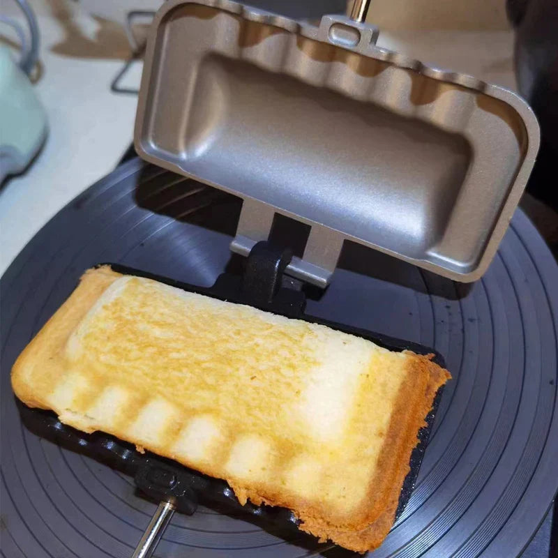 outdoor equipment : CampToaster - Je Favoriete Snacks, Overal - Zwart in van Pantino