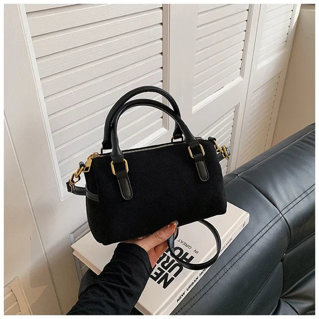 bags : Crossbody Schoudertas Dames Zwart - Dag tot Nacht Overgang - Faux Suède in Zwart van Pantino
