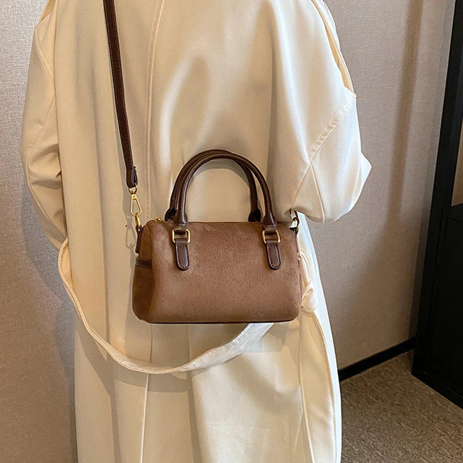 bags : Crossbody Schoudertas Dames Zwart - Dag tot Nacht Overgang - Faux Suède in van Pantino