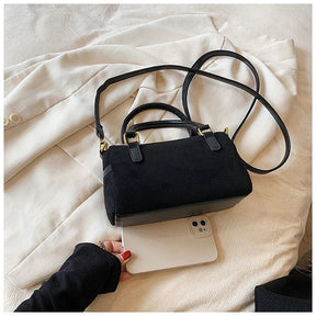 bags : Crossbody Schoudertas Dames Zwart - Dag tot Nacht Overgang - Faux Suède in van Pantino