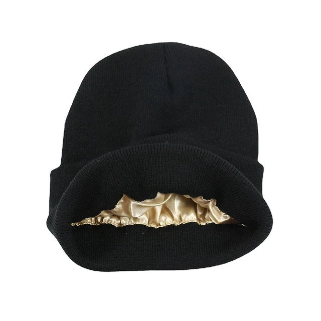 Beanie : Muts met Satijnen Voering - Geen Krullend Haar Meer - Zwart in Zwart van Pantino