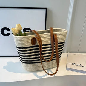bags : Gestreepte Stro Strandtas Dames Beige - Grote Capaciteit Zomers - Stro in Beige van Pantino