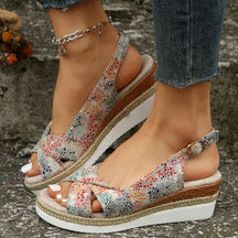 Sandals : Dames Sandalen - Orthopedisch Ontwerp voor Ultiem Comfort en Verfijnde Stijl - Multicolor in Multicolor van Pantino