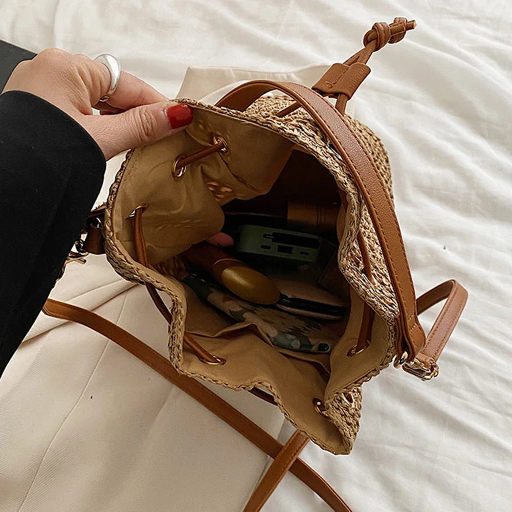 bags : Stro Emmer Schoudertas Dames Beige - Handgeweven Trekkoord Zomer - Stro in van Pantino