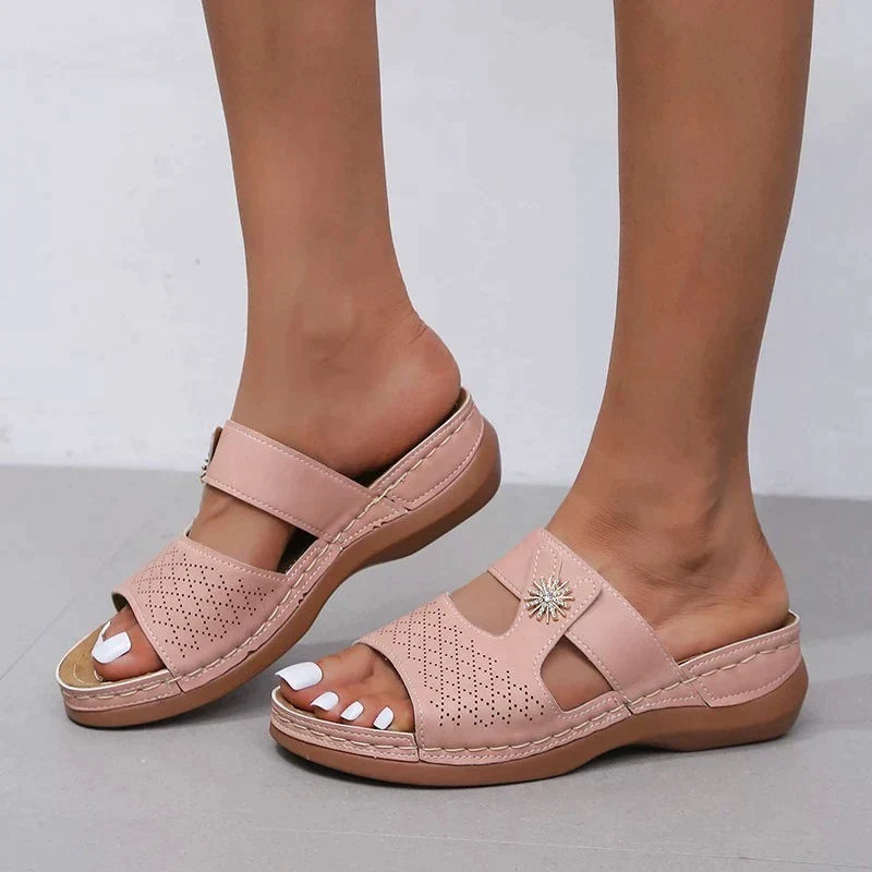 Sandals : Sandalen Dames Zwart - Elegante Gesp - Voor die van een Strakke en Modebewuste Look Houden in Roze van Pantino