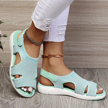 Sandals : Dames Sandalen - Orthopedisch Design voor Ultiem Comfort en Elegantie - Khaki in Groen van Pantino