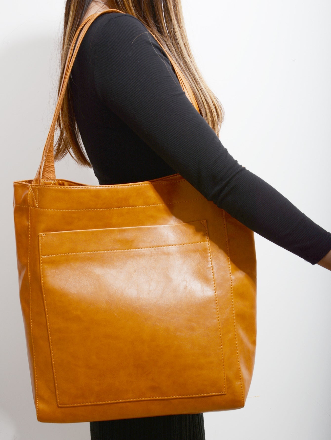 bags : Lederen Handtas Drukknopsluiting Extra Ruimte - Bruin in van Pantino
