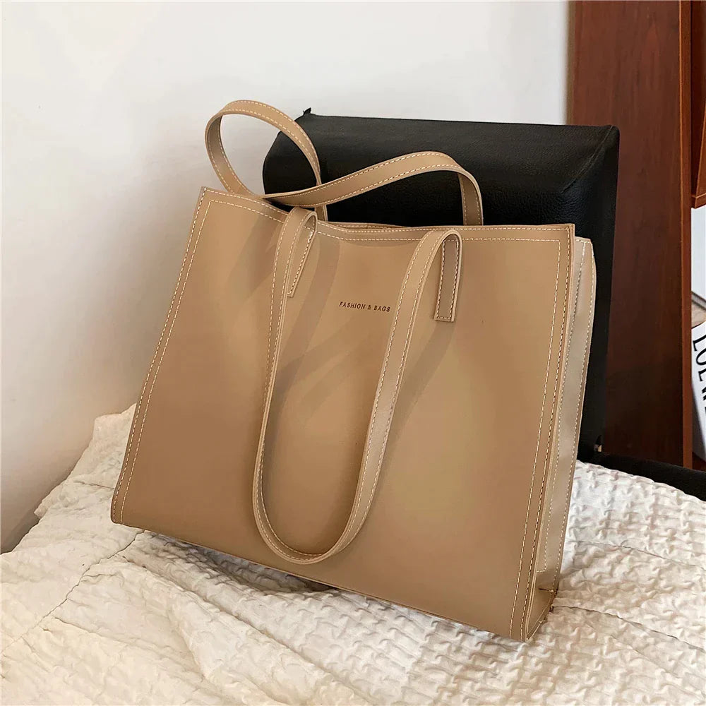 bags : Schoudertas Zwart - Elegante Trendy in Licht Khaki van Pantino