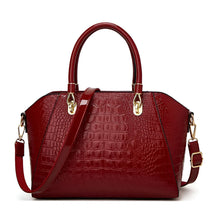 bags : Schoudertas Dames Zwart - Glanzend Leer Krokodillenpatroon - PU-Leer in Bourgondisch Rood van Pantino