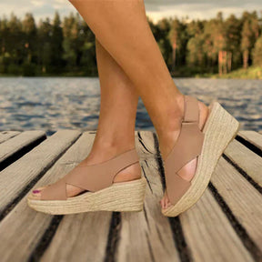 Sneakers : Sneakers Dames Zwart - Stijlvolle Veelzijdige - Perfect voor die Comfort en Flexibiliteit Willen in van Pantino