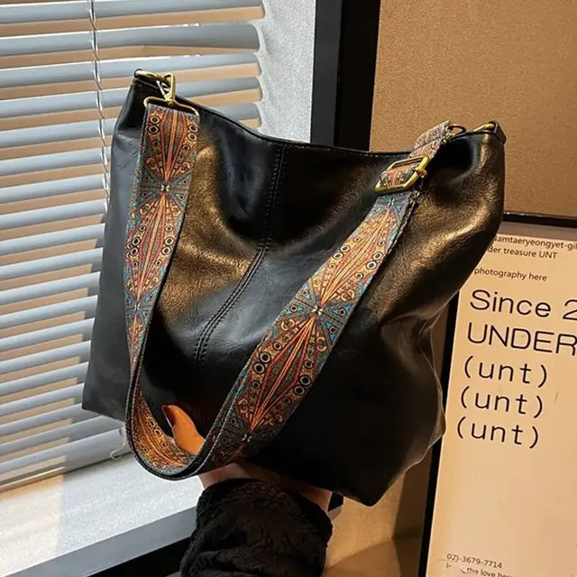 bags : Schoudertas Dames Zwart - Effen Vintage Stijl - Synthetisch Leer in zwart van Pantino