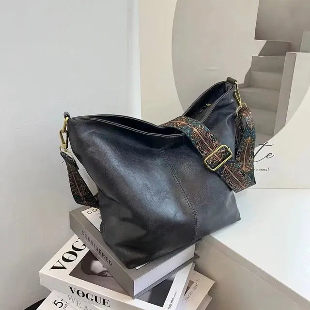 bags : Schoudertas Dames Zwart - Effen Vintage Stijl - Synthetisch Leer in van Pantino