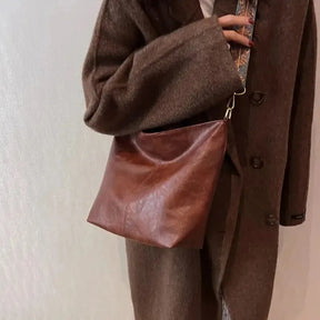 bags : Schoudertas Dames Zwart - Effen Vintage Stijl - Synthetisch Leer in van Pantino