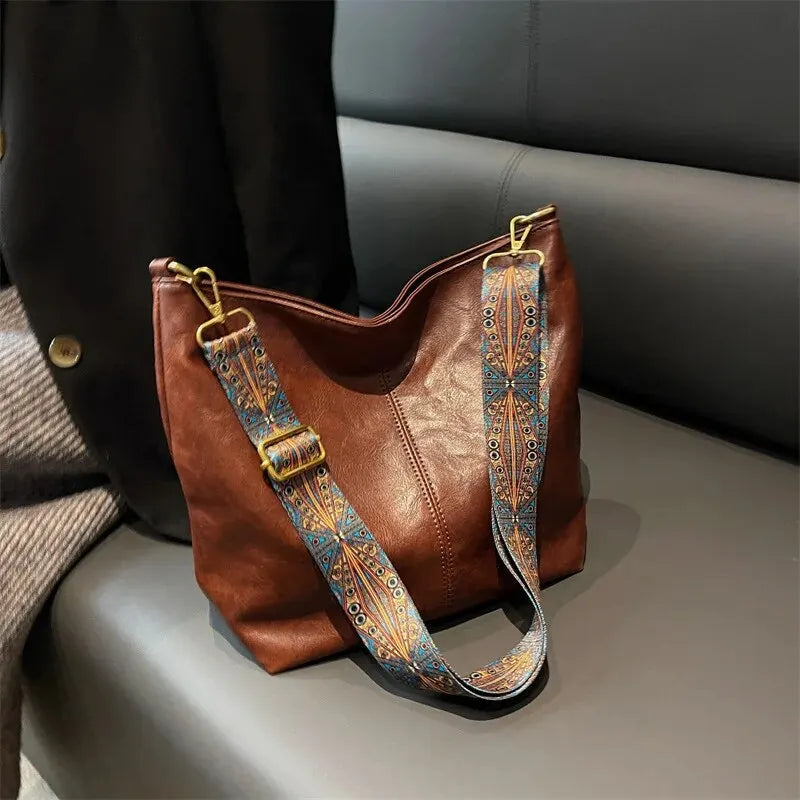 bags : Schoudertas Dames Zwart - Effen Vintage Stijl - Synthetisch Leer in van Pantino