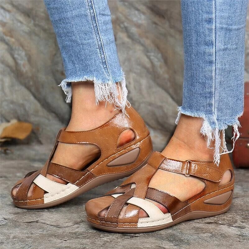 Sandals : Luxe Comfort Zijden Sandalen Dames - Elegante Sandalen voor Verfijnde Stijl en Gemak - Bourgondischrood in Bruin van Pantino