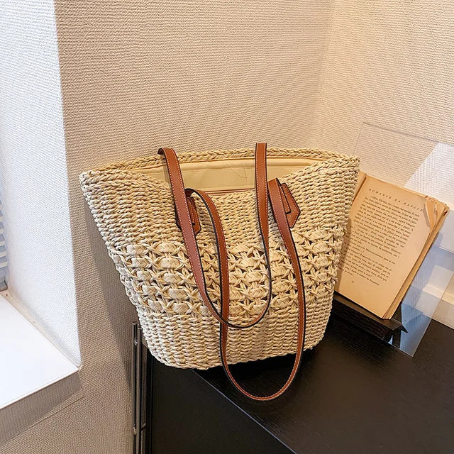 bags : Strandtas Dames Beige - Boho Stro Schoudermodel Uitsparingen - Stro in Beige van Pantino