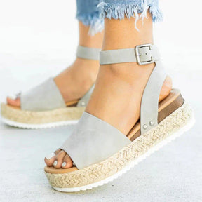 Sandals : Minimalistische Slip-on Sandalen Dames - Stijlvolle Sandalen voor een Eenvoudige Elegantie in Grijs van Pantino