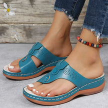 Sandals : Dames Sandalen - Vegan Bio Ontwerp voor een Verfijnde en Duurzame Stijl in Blauw van Pantino