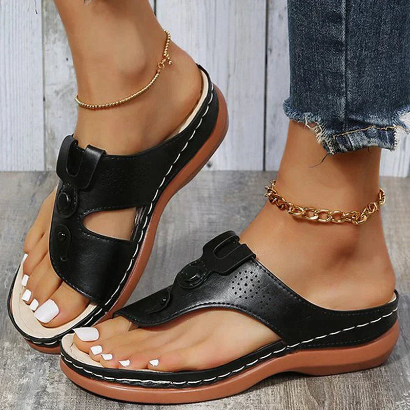 Sandals : Dames Sandalen - Vegan Bio Ontwerp voor een Verfijnde en Duurzame Stijl in Zwart van Pantino