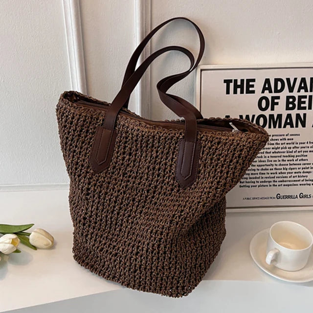 bags : Bohemian Stro Schoudertas Dames - Grote Geweven Zomers Design - Stro in Koffie van Pantino
