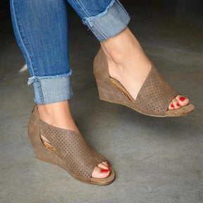 Sandals : Sandalen Dames Geel - Orthopedische - Ideaal voor Dagelijks Comfort en Ergonomische Ondersteuning in Khaki van Pantino