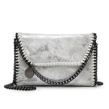 bags : Clutch Dames Bruin - Isabel Suède met Kettingdetail in Wit van Pantino