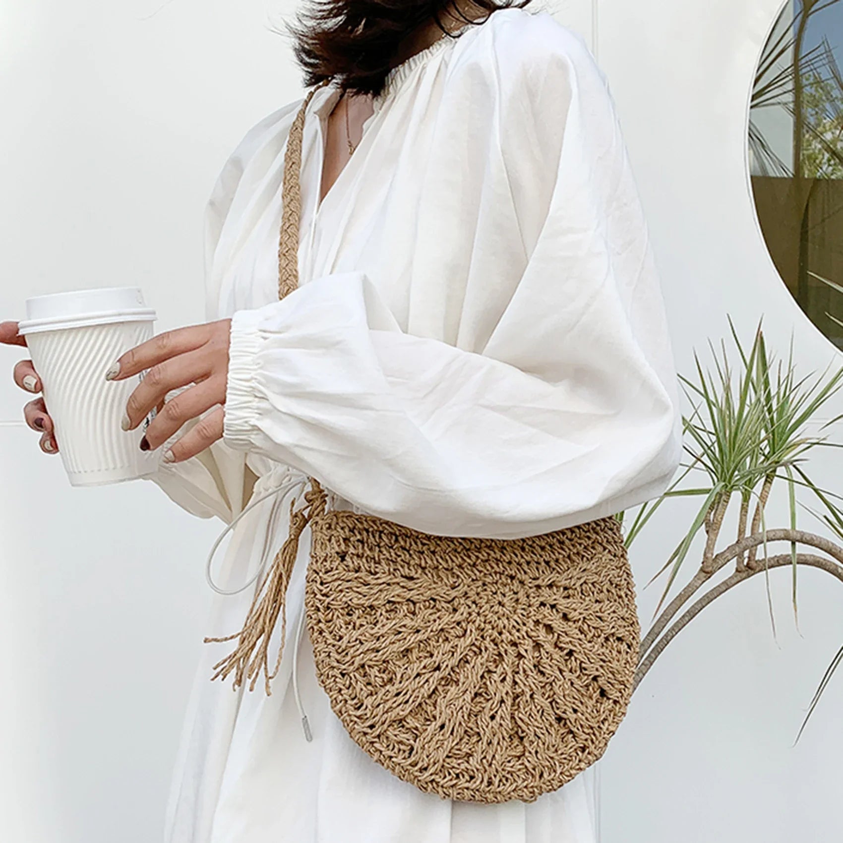 bags : Bohemian Crossbody Tas Dames Beige - Handgeweven Halfrond - Stro in van Pantino