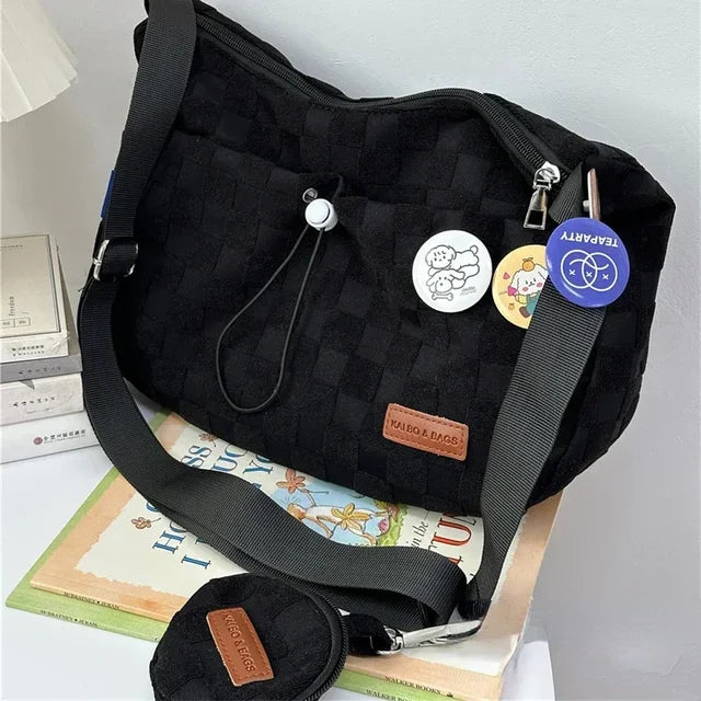 bags : Harajuku Crossbody Tas Dames Wit - Japanese Streetstyle - Synthetisch Leer in Zwart 35 x 24 x 10cm van Pantino
