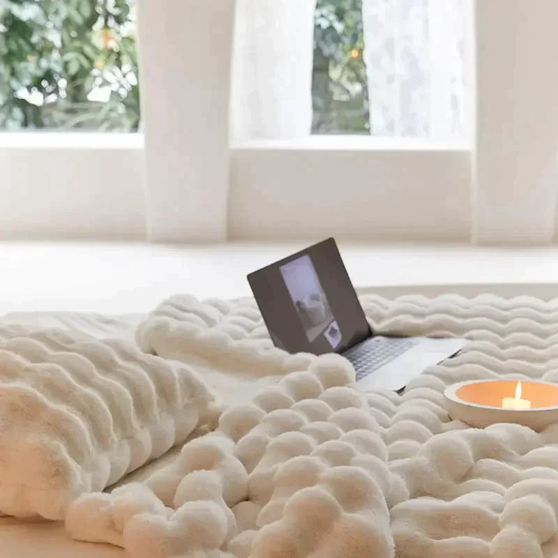 home & garden : SnugWrap - Luxe Deken Wol - Beige in van Pantino