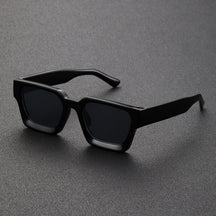 Sunglasses : Zonnebril Dames Wit en Grijs - Veelzijdige Y2K Dikke Vierkante Montuur voor Mannen in Zwart grijs van Pantino