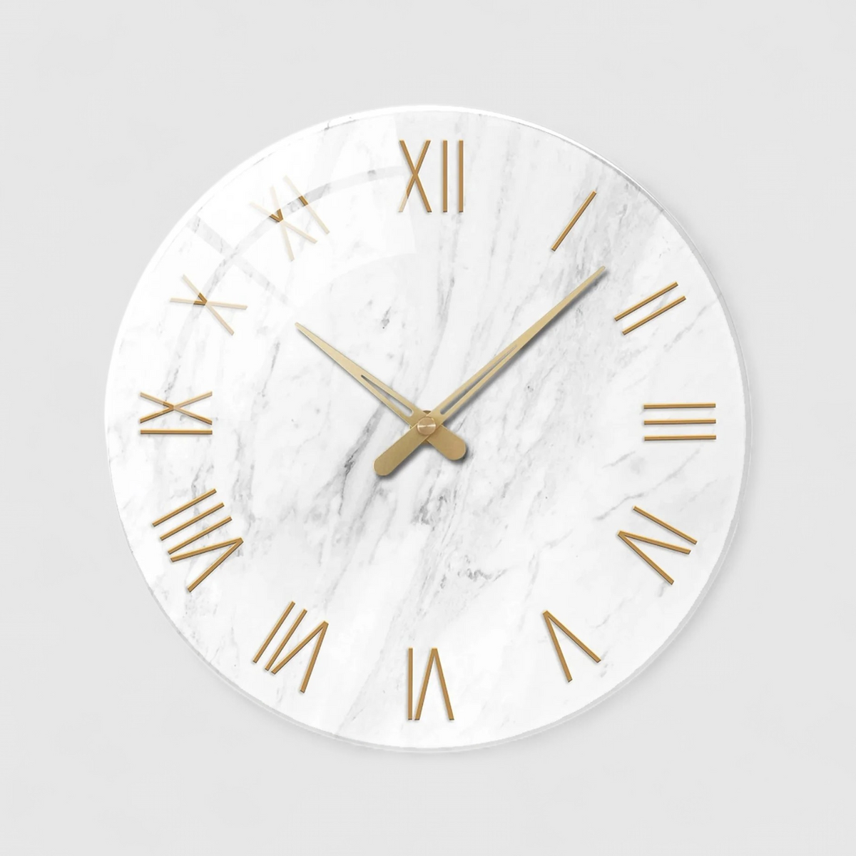 Marmerlook Wandklok – Gouden Romeinse Cijfers en Klassieke Elegantie