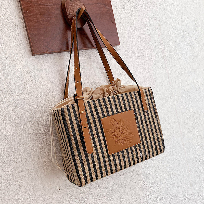 bags : Schoudertas Khaki - Fake Stripe Tote in van Pantino